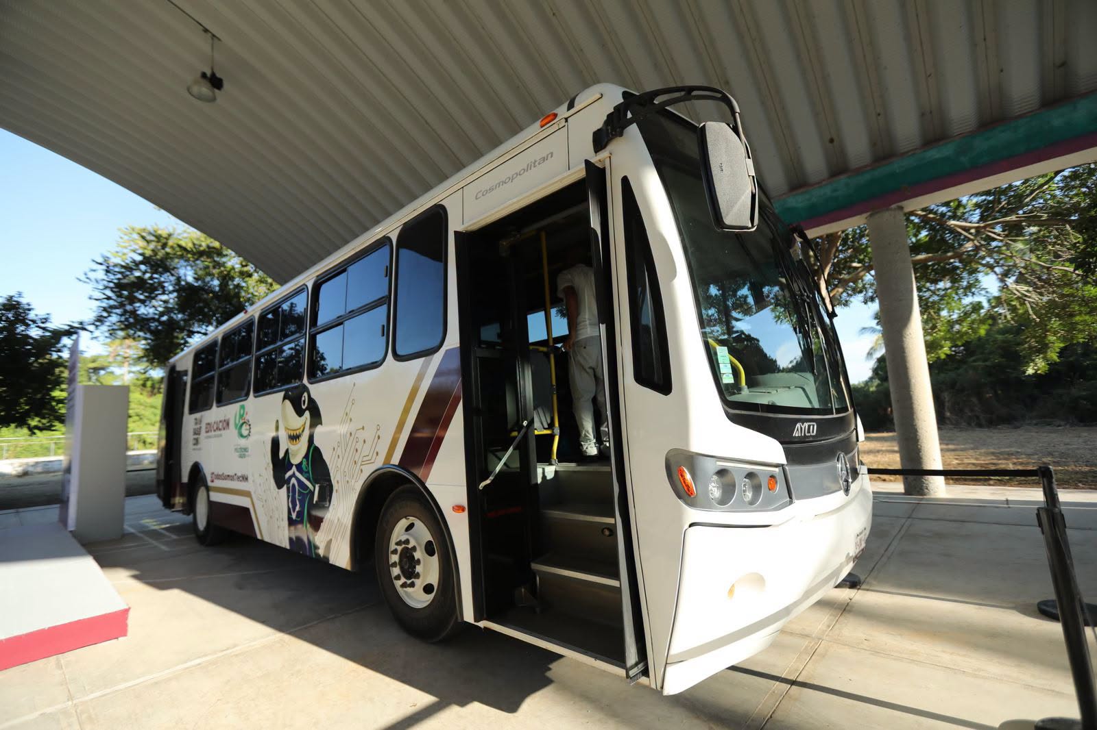 Tabasco: Invierten $16.8 millones en transporte universitario