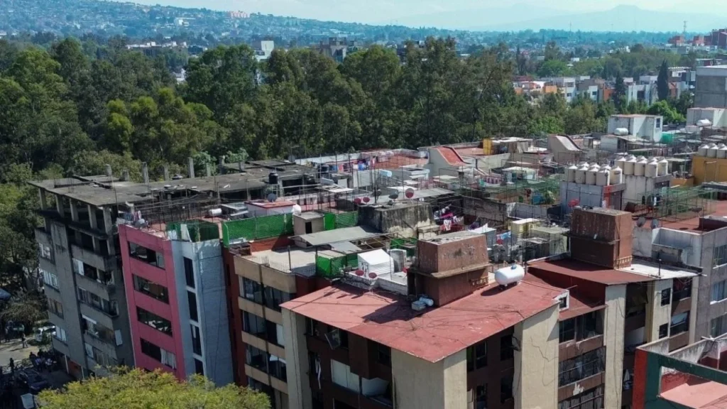 Brugada anuncia reducción de 50% en trámites para vivienda en CDMX