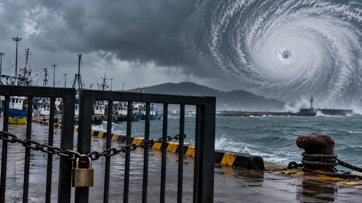 Huracán Marie: cierran puertos en el Pacífico