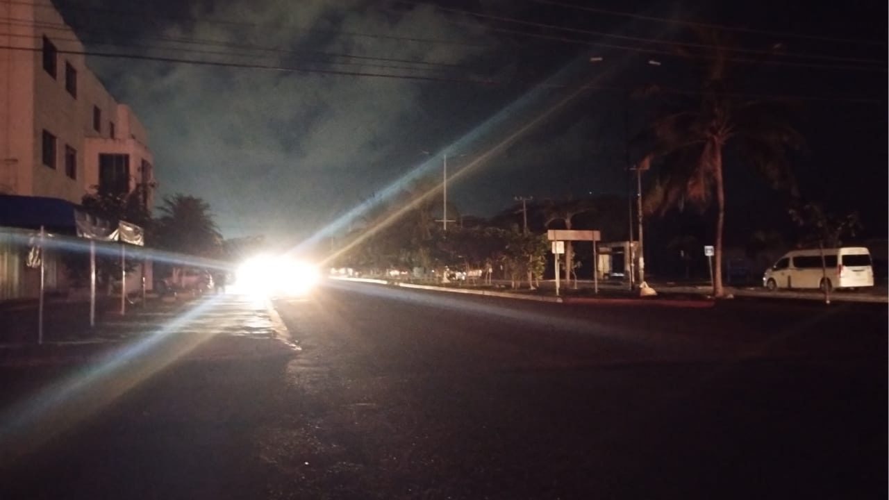 Apagones en Playa del Carmen persisten; piden solución a CFE