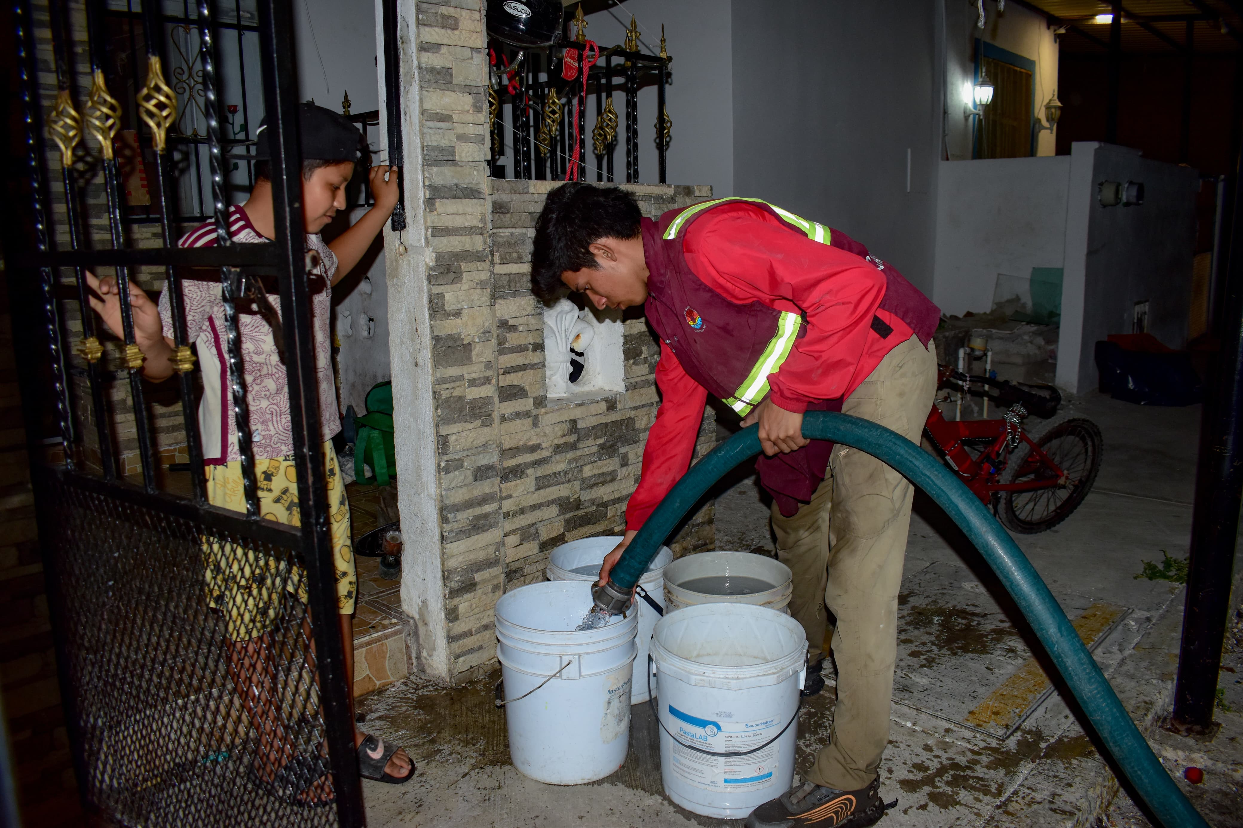 Fallas de agua en Cancún: Ayuntamiento y Aguakan activan plan