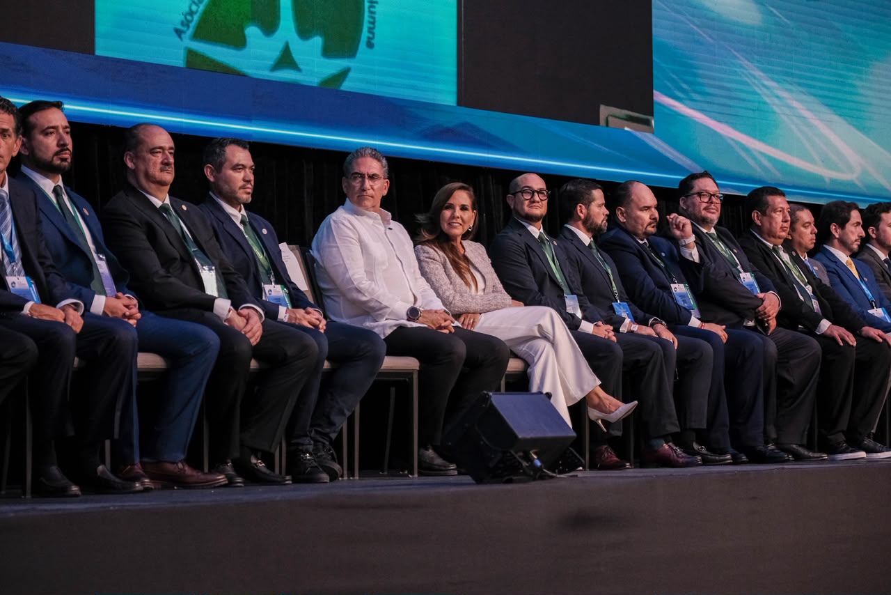 Mara Lezama inaugura congreso de cirugía de columna en Cancún