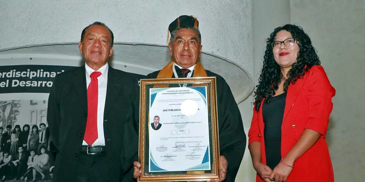 Noel Jiménez Santiago recibe Honoris Causa