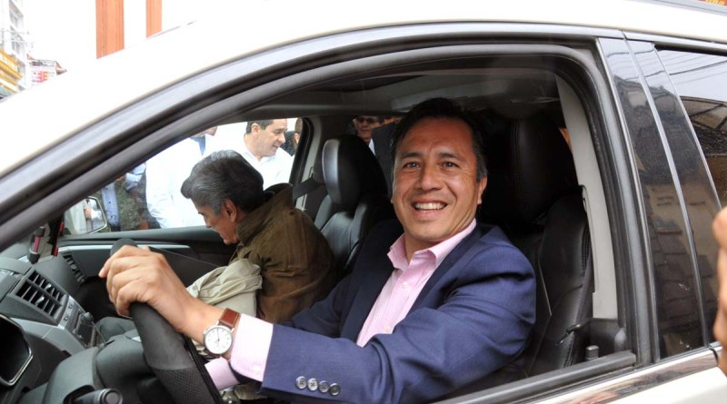Cuitláhuac García, acusado de red de corrupción en CENAGAS