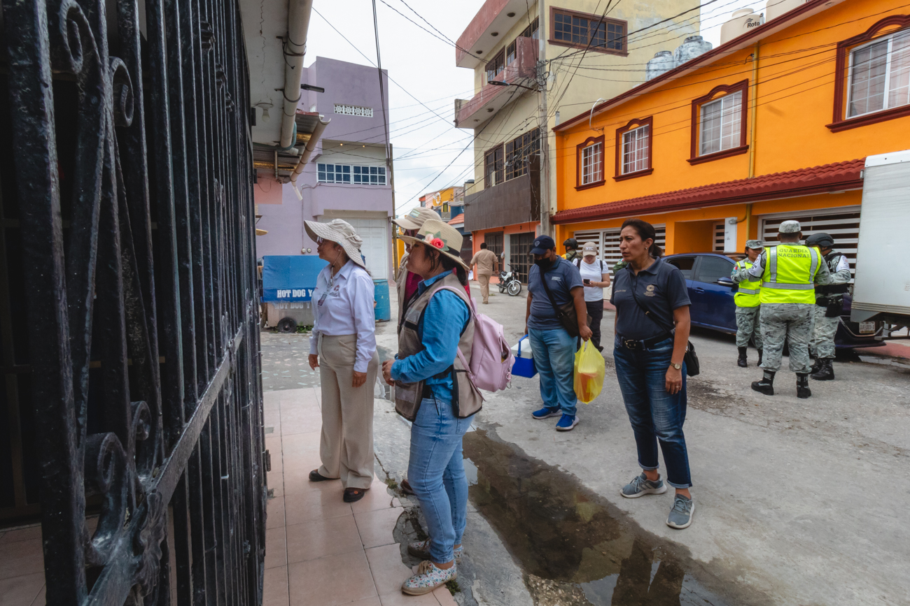 Campeche refuerza vacunación antirrábica casa por casa