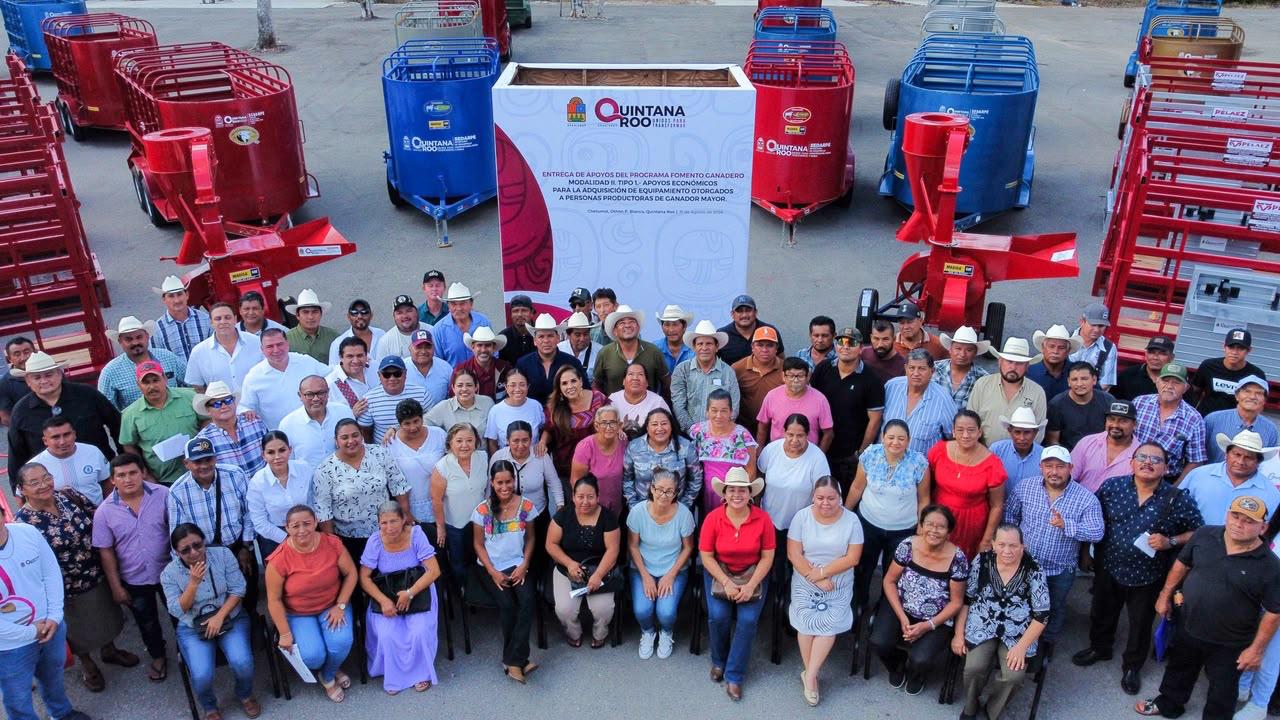Entregan equipo a 82 ganaderos de Quintana Roo para fortalecer el campo