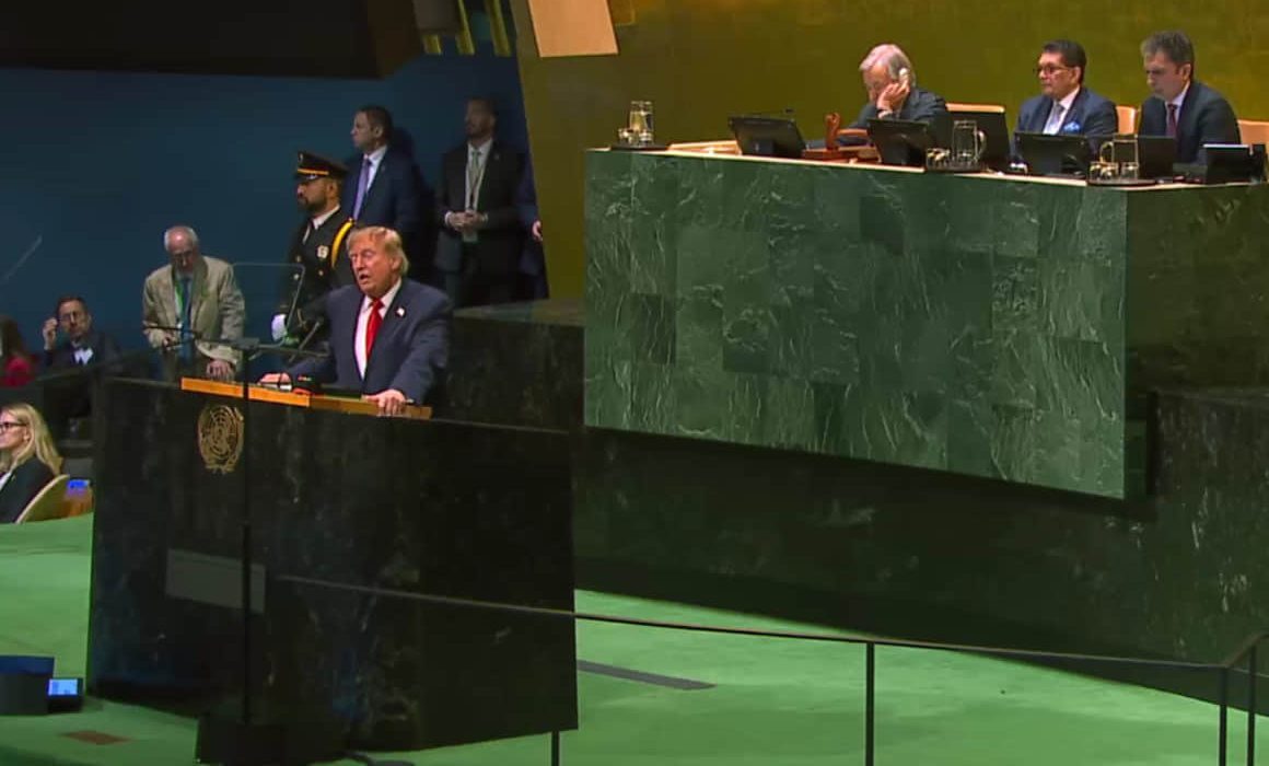 Trump advierte a México y presume control de Venezuela en la ONU