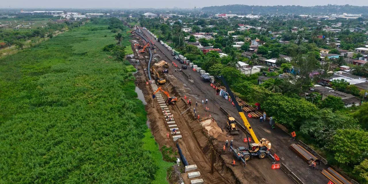 Mantienen Chimas lucha contra acueducto hacia Coatzacoalcos