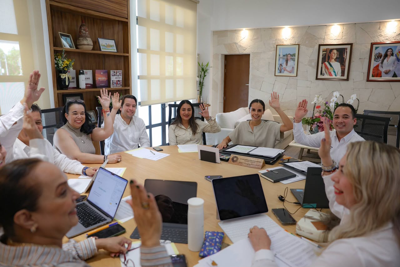 Cancún revisa proyectos para mejorar vialidades y espacios públicos