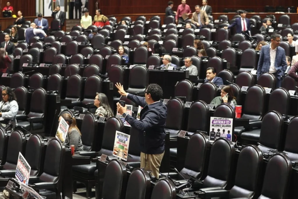 Hasta 150 diputados de Morena buscan reelección en 2027