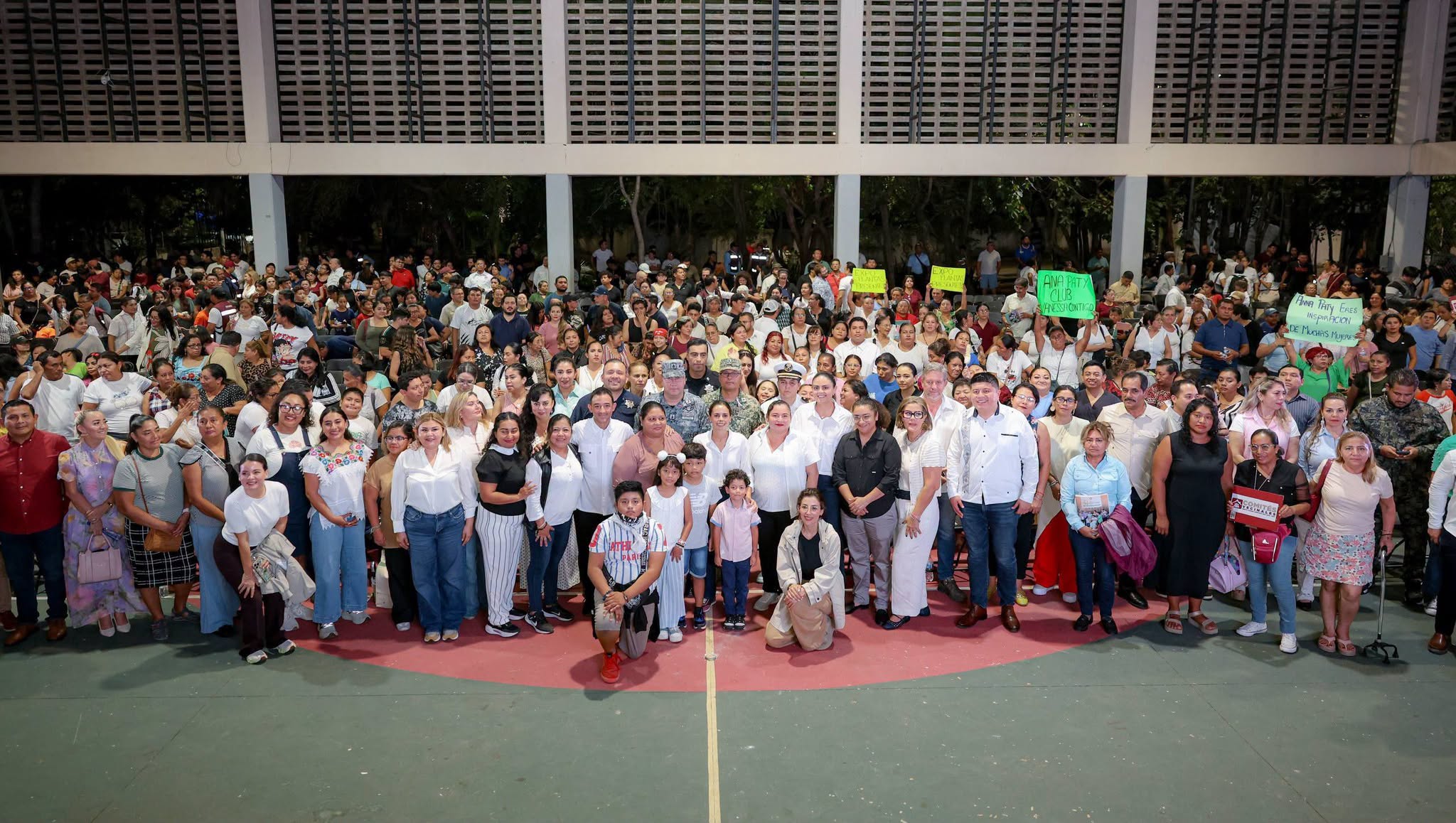 Ana Paty Peralta inicia gira de obras en Villas Otoch