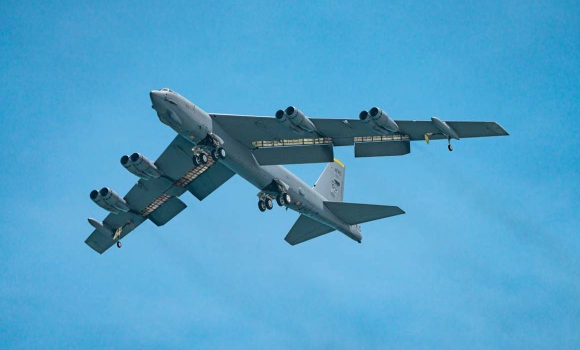 Retira EU sus bombarderos de base británica tras incidente