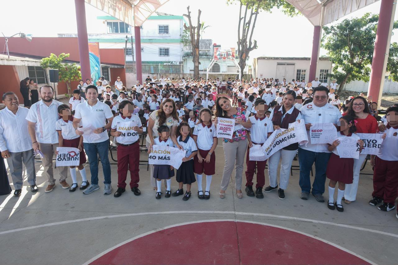 Mara Lezama entrega nuevo domo a 730 alumnos en Cozumel