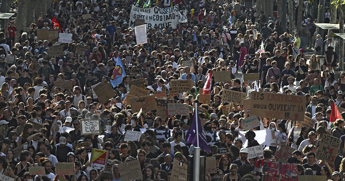 Francia: 250 mil estudiantes marchan por mejores aulas