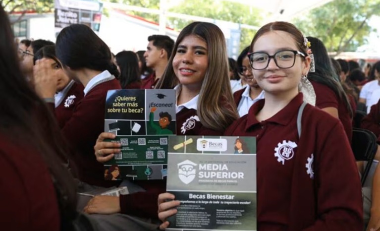 Becas Benito Juárez: 592 millones a estudiantes fantasmas